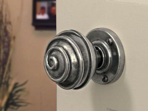 Choose Pewter Door Knobs for a Traditional Touch | Our Blog