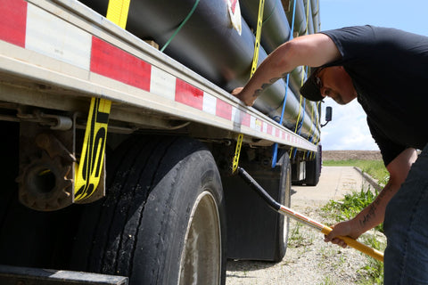 5 Common Flatbed Trailer Winch Problems (+ Solutions)