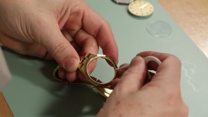 remove watch crystal gasket